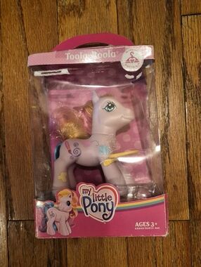 My Little Pony Lavender Toy Pony with Multicolor Mane and Yellow Bow